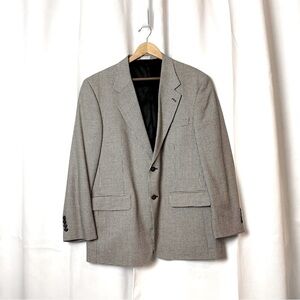 Meeting Street Cool Houndstooth Pattern Silk and Wool Blend Man’s Sport Coat
